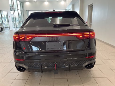 New 2025 Audi RS Q8 performance image 6