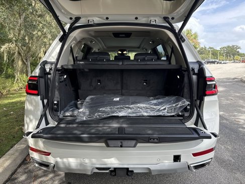 New 2026 BMW X7 xDrive40i w/ Premium Package image 29