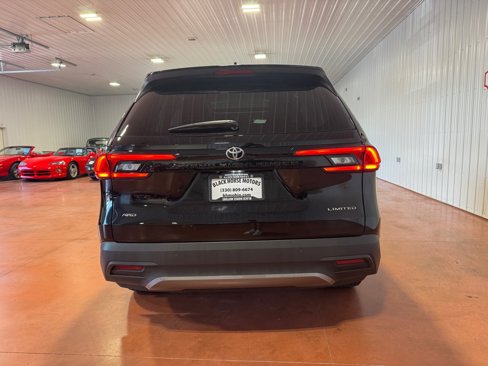 Used 2024 Toyota Grand Highlander XLE image 9