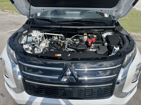 New 2025 Mitsubishi Outlander SE image 35