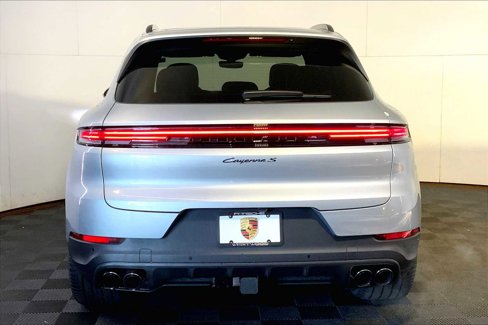 New 2026 Porsche Cayenne image 6