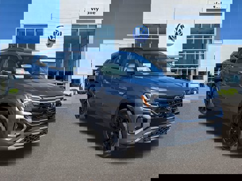 New 2025 Volkswagen Atlas Cross Sport SE image 1
