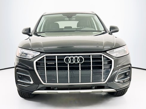 Used 2023 Audi Q5 2.0T Premium w/ Convenience Package image 2