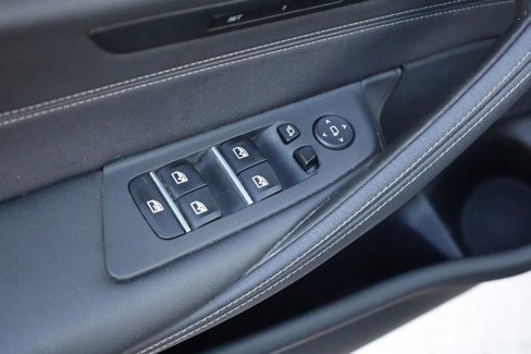 Used 2022 BMW 540i w/ M Sport Package image 38