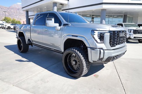 Used 2025 GMC Sierra 2500 Denali Ultimate image 8