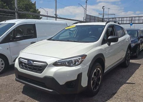 Used 2022 Subaru Crosstrek 2.0i image 1