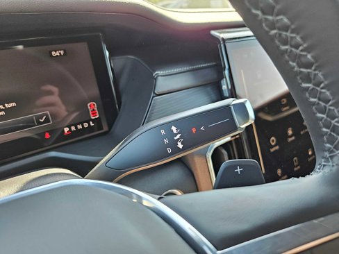Used 2025 GMC Acadia Elevation image 31
