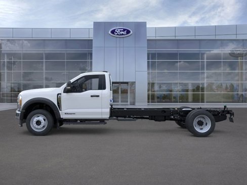 New 2026 Ford F550 4x4 Regular Cab Super Duty image 3