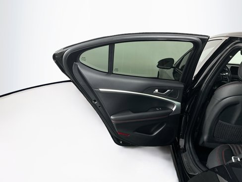 Used 2024 Genesis G70 2.5T w/ Sport Prestige Package image 28