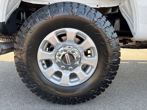 Used 2024 Ford F250 XLT w/ FX4 Off-Road Package image 12