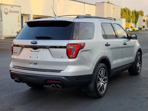 Used 2018 Ford Explorer Sport w/ Equipment Group 401A image 4