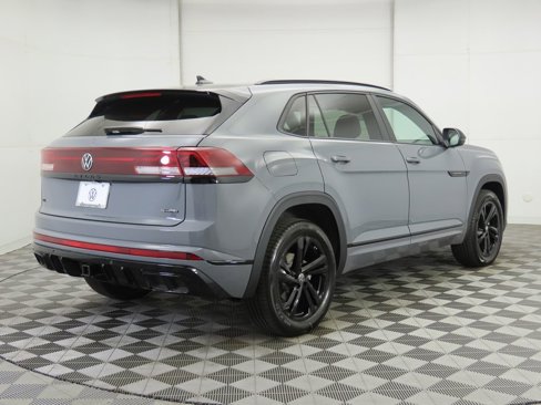 New 2026 Volkswagen Atlas Cross Sport SEL R-Line image 5