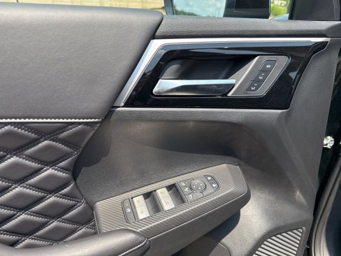 New 2025 Mitsubishi Outlander SEL image 24