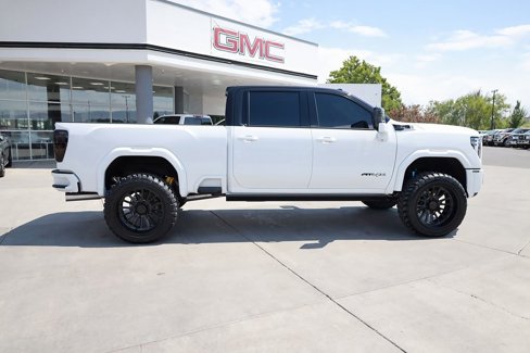 Used 2025 GMC Sierra 2500 AT4X image 7