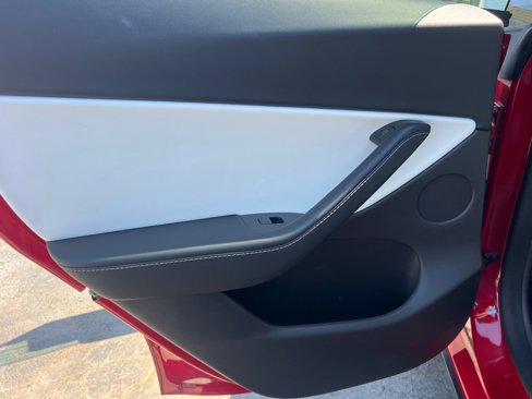 Used 2021 Tesla Model Y Long Range image 12
