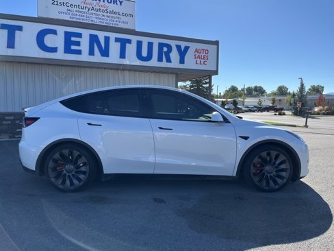 Used 2025 Tesla Model Y Performance image 14