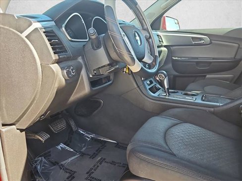 Used 2011 Chevrolet Traverse LT image 10