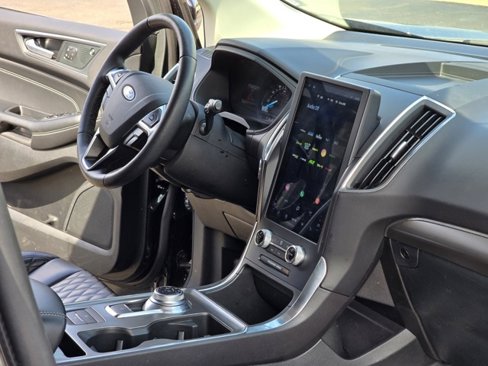 Used 2024 Ford Edge Titanium image 29