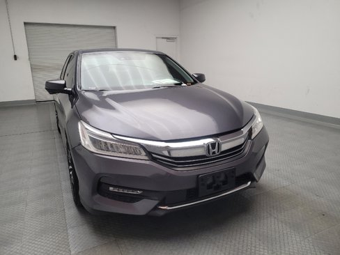Used 2017 Honda Accord Touring image 14
