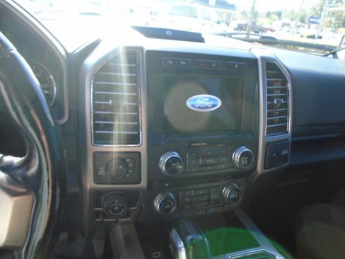 Used 2018 Ford F150 Platinum w/ Equipment Group 701A Luxury image 21
