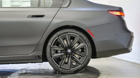 New 2026 BMW 740i w/ Premium Package image 11