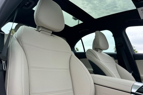 New 2025 Mercedes-Benz C 300 Sedan image 4