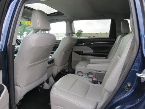 Used 2016 Toyota Highlander Limited image 34