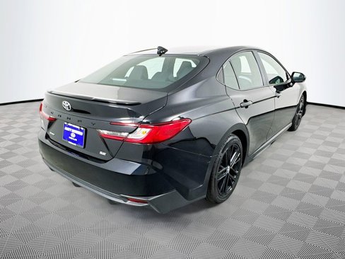 Used 2025 Toyota Camry SE image 5