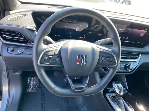 Used 2025 Buick Envista Sport Touring image 28