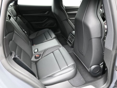 Certified 2026 Porsche Taycan image 10
