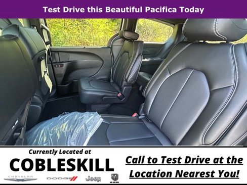 New 2026 Chrysler Pacifica Select image 15