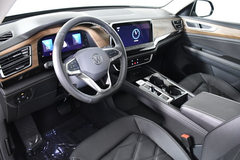 Used 2025 Volkswagen Atlas SE image 20