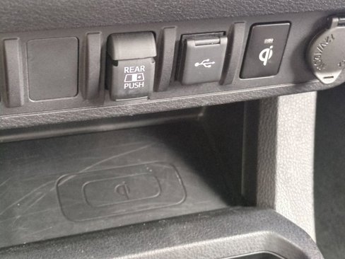 Used 2023 Toyota Tacoma TRD Off-Road image 21