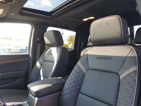 New 2026 GMC Canyon Denali image 5