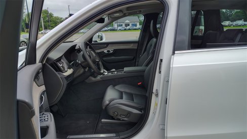 New 2025 Volvo XC90 T8 Plus w/ Protection Package Premier image 7