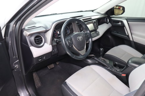 Used 2016 Toyota RAV4 XLE image 9