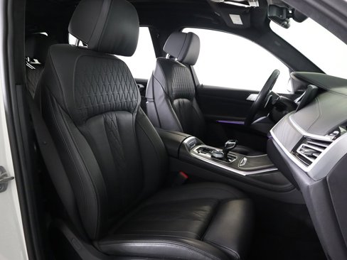 Used 2022 BMW X7 M50i image 39