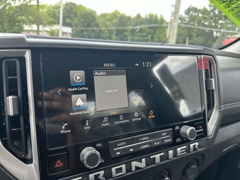 Used 2025 Nissan Frontier SV image 21
