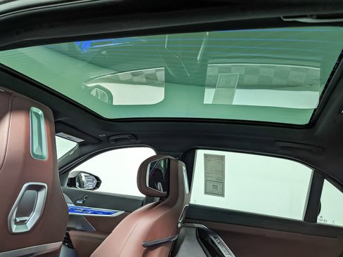 New 2026 BMW 750e xDrive w/ Premium Package image 9