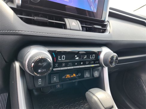 Used 2025 Toyota RAV4 XLE image 27
