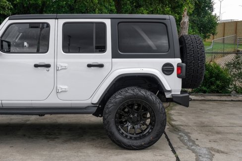 Used 2022 Jeep Wrangler Unlimited Sahara w/ Cold Weather Group image 23
