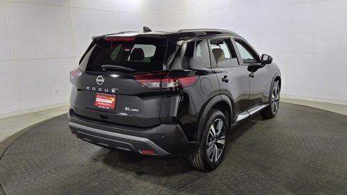 Used 2023 Nissan Rogue SL w/ SL Premium Package image 7