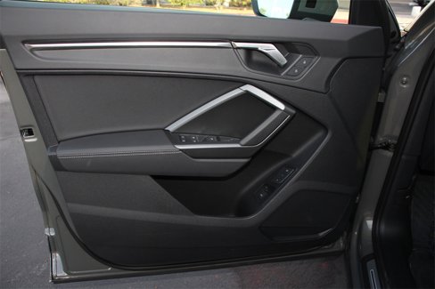 Used 2025 Audi Q3 2.0T Premium image 14