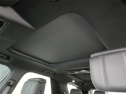 Certified 2024 Land Rover Discovery Dynamic SE image 11