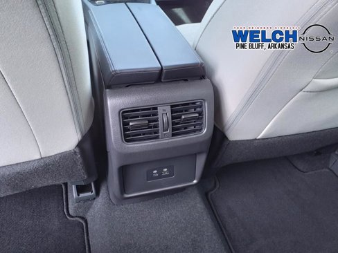 Used 2023 Nissan Rogue SV image 10