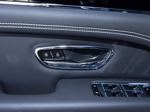 New 2025 Bentley Bentayga image 20