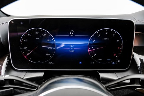 Used 2025 Mercedes-Benz GLC 300 image 23