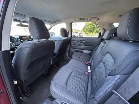 Used 2022 Nissan Pathfinder SV image 12