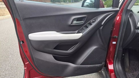 Used 2021 Chevrolet Trax LS w/ Tint and Cruise Package image 9