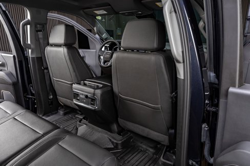 Used 2025 GMC Sierra 3500 SLT w/ SLT Convenience Package image 32